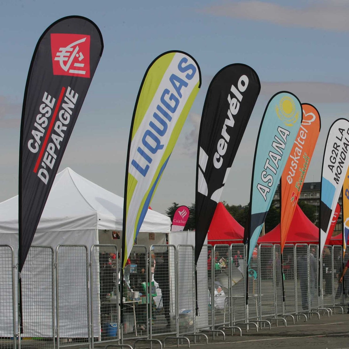 4.8 Metre / 16 Foot Tear Drop Flag