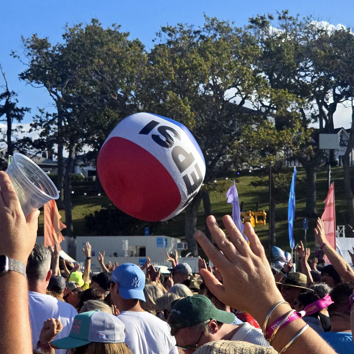 Non LED Crowd Balls - 1 Metre (Most Popular Size)